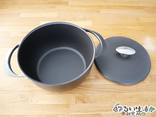 ユニロイのホーロー鍋